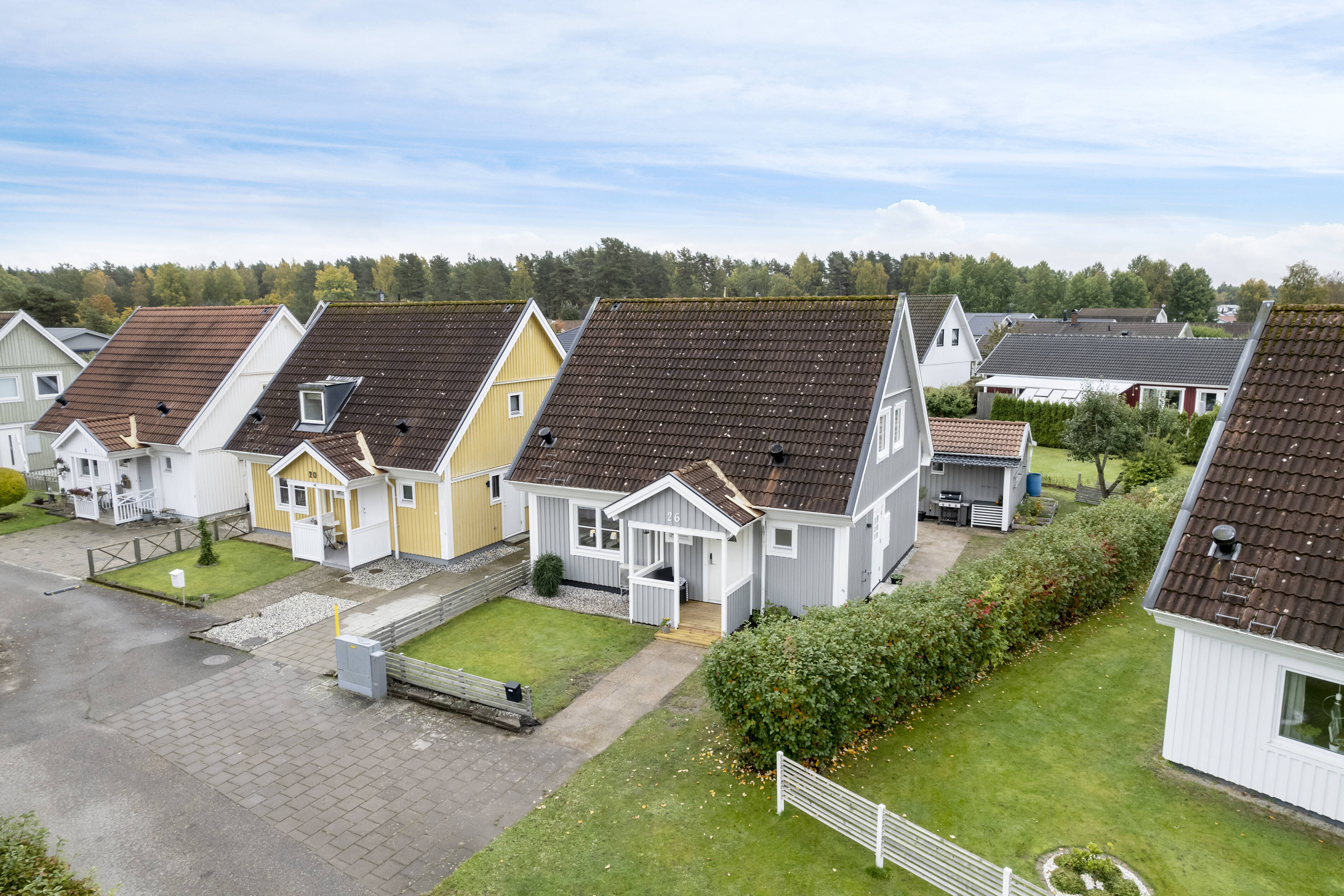 Här möts ni av ett barnvänligt boende i lugnt och uppskattat område